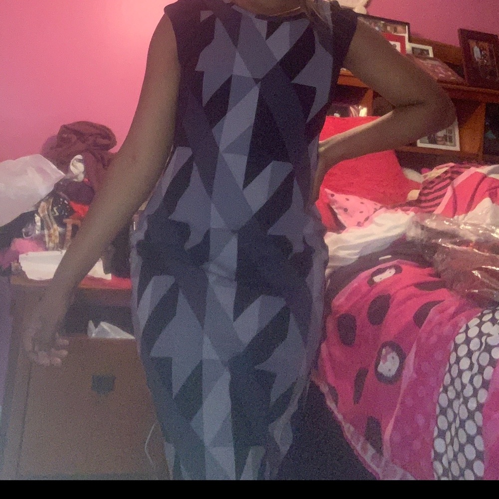 Dress - Picture 2 of 4